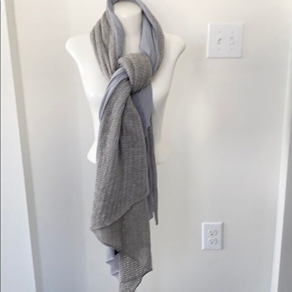 Tahari Gray Knit Scarf - Picture 1 of 6